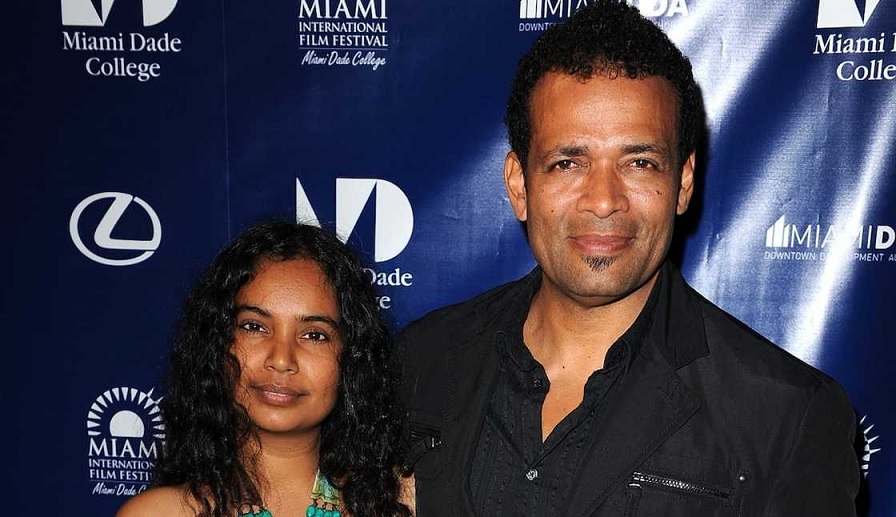 mario van peebles wife