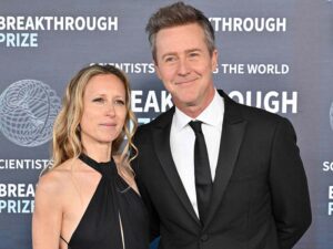 edward norton wife