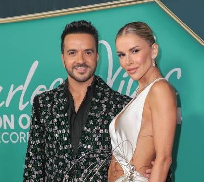 luis fonsi wife