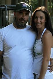 aaron lewis wife