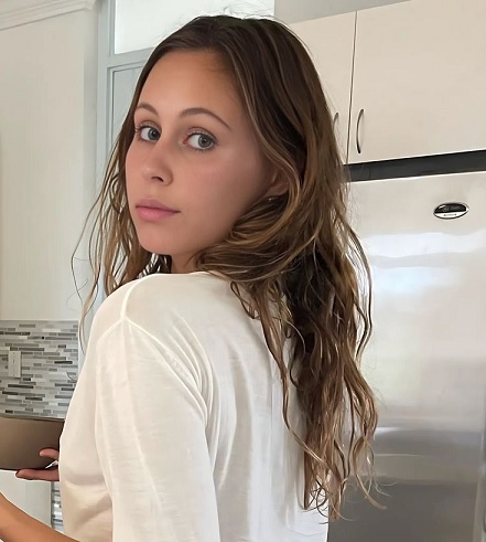 stella barey age